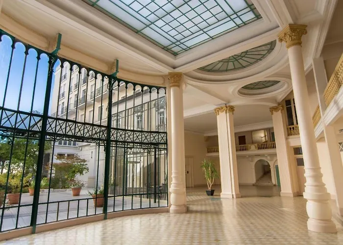 L Incomparable - International Palace
