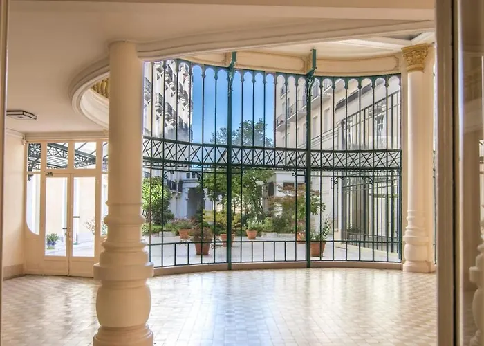 L Incomparable - International Palace